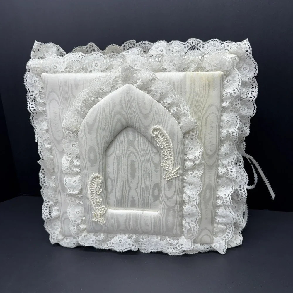 VTG 80s Victorian Style Padded Handmade Fabric Cream Lace  Wedding Photo Album